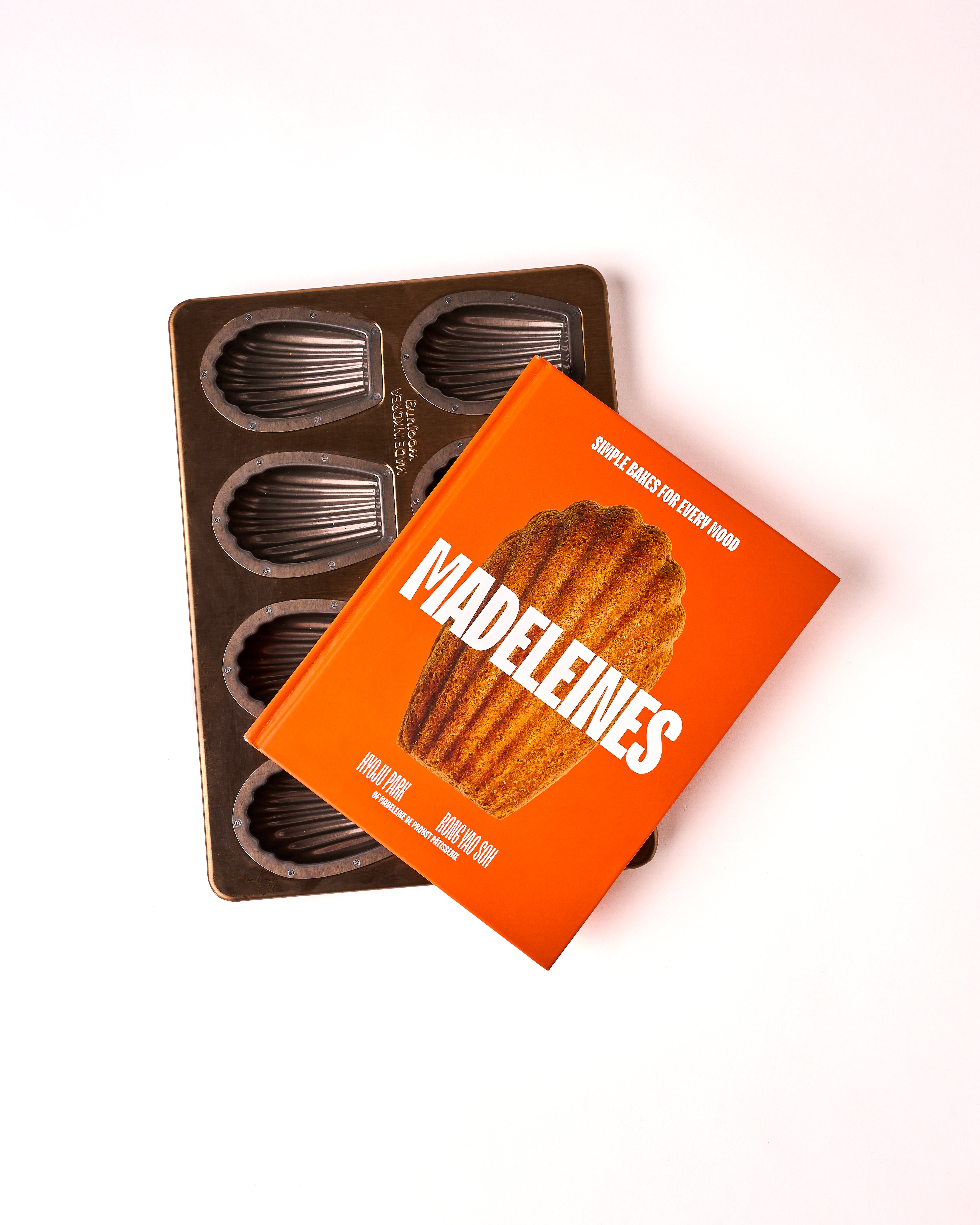 Madeleines Book + Woojung Signature Mould | Madeleine de Proust
